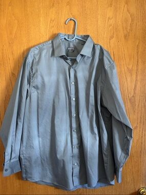 Kenneth Cole Reaction Men's Light Gray Long-Sleeve Button-Up Shirt